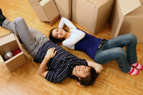 Moving day logistics for a flat removal service in Grahamepark